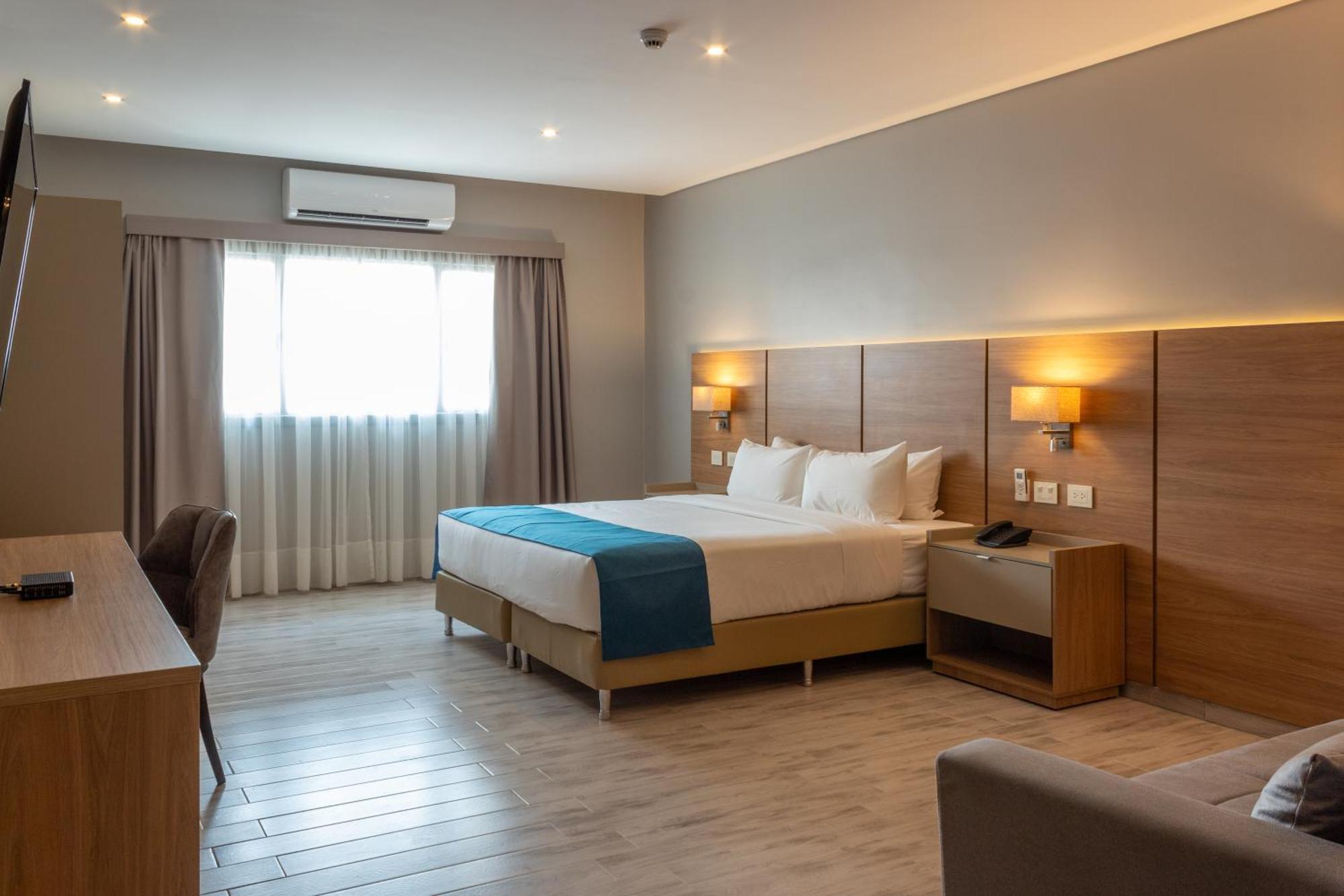 Tryp By Wyndham Asuncion Hotel Exterior photo